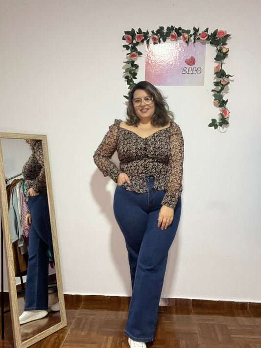 Blusa padrão folhas