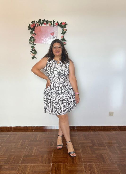 Vestido estampado preto e branco