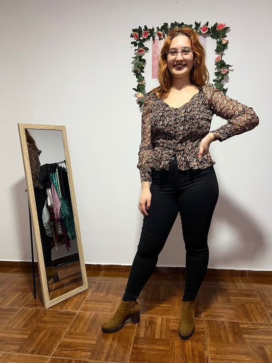 Blusa padrão folhas