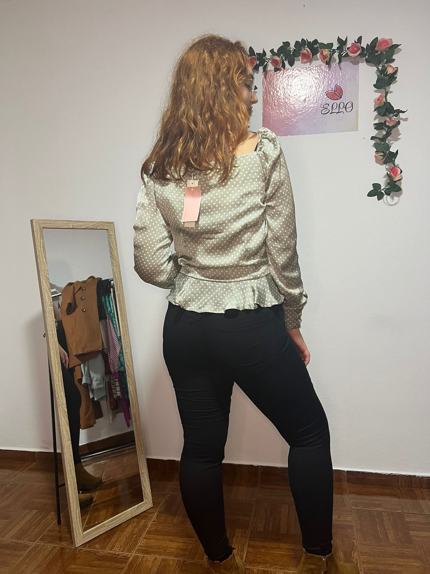 Blusa padrão bolinhas