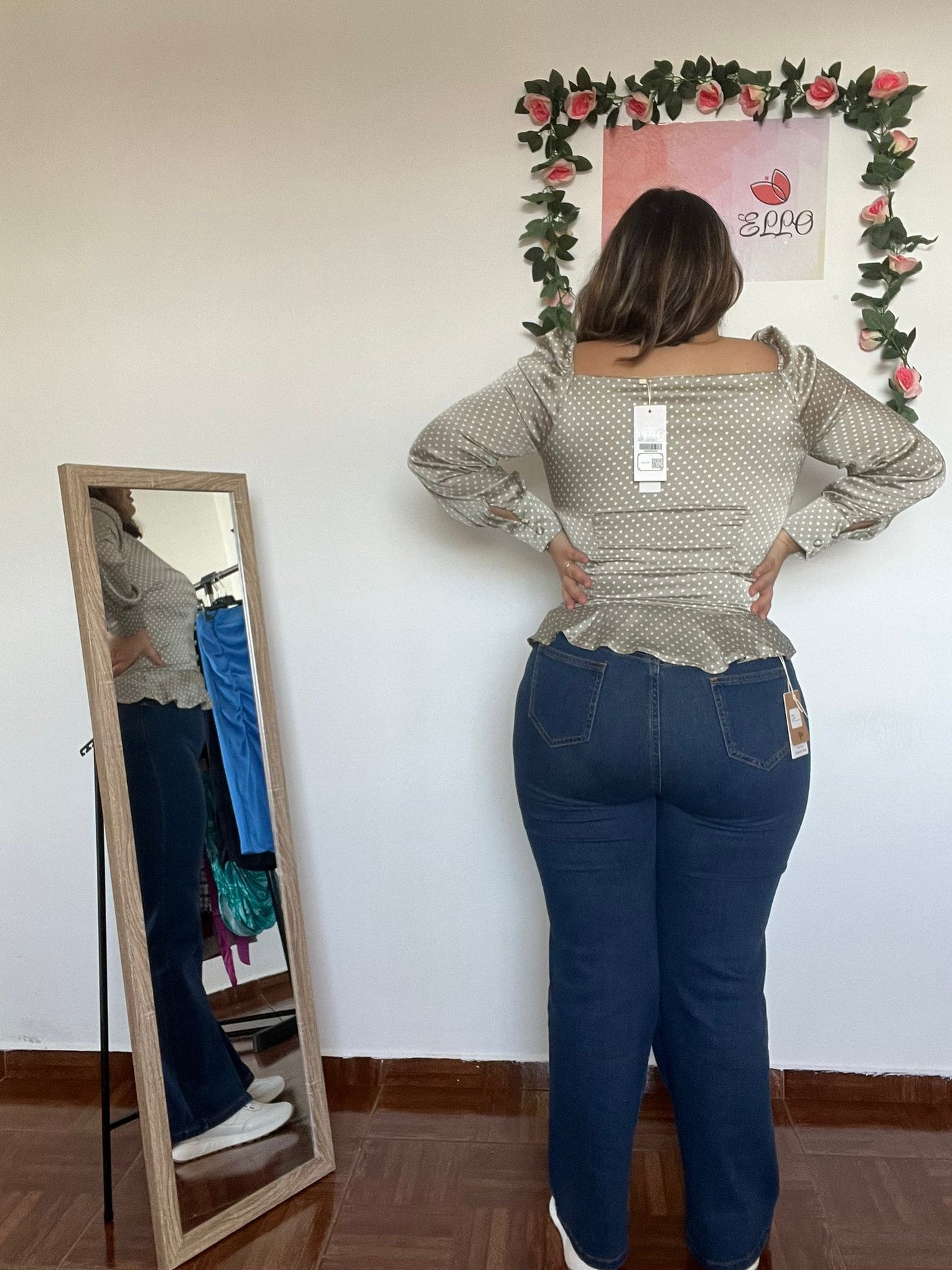 Blusa padrão bolinhas