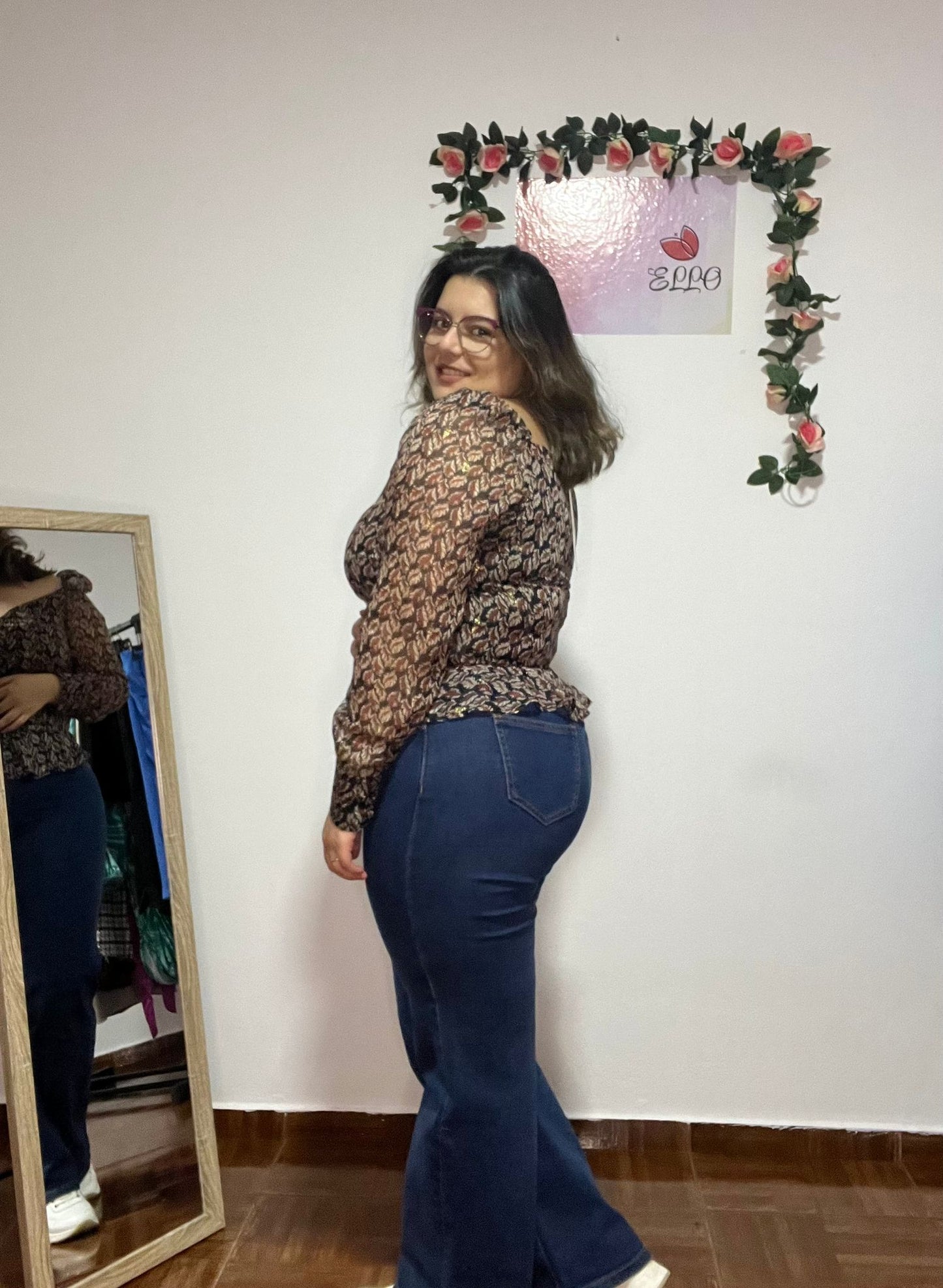 Blusa padrão folhas